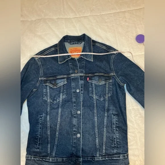 Levi’s Classic Blue Denim Jacket - Picture 3 of 10